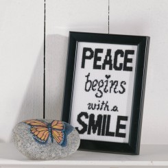 Broderi kit Peace begins with a smile